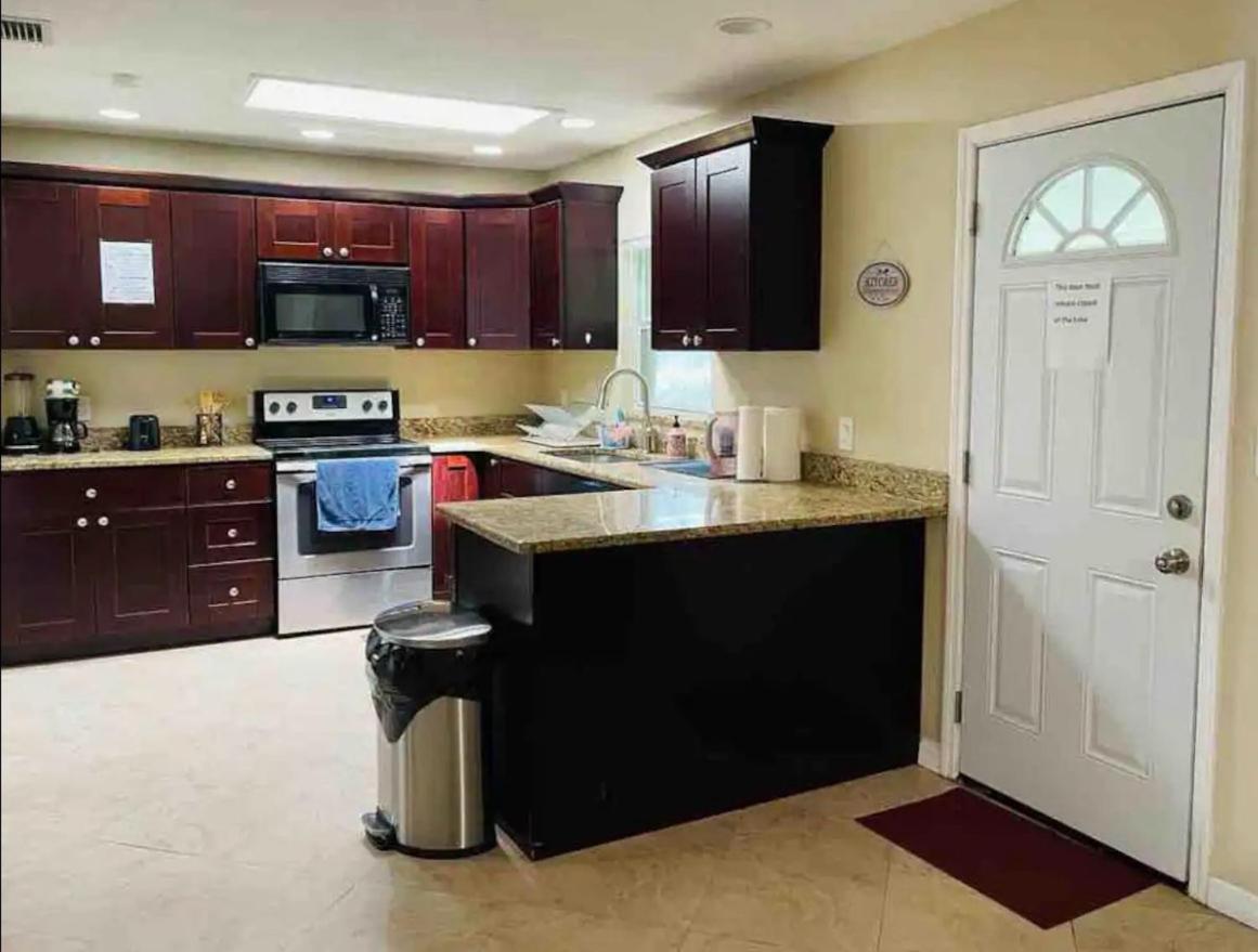Tutul House Apartment Tampa Exterior photo